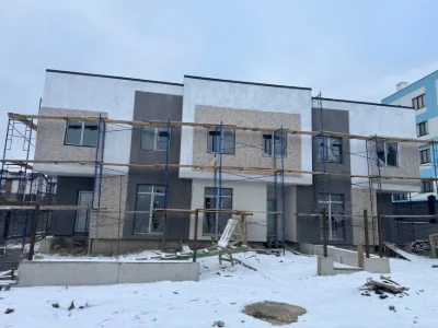 Продаж котеджу в р-н. Льонокомбінату! Серединка