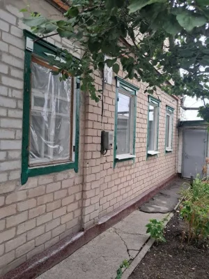 Продам 4-х комнатный дом, Земли 6  соток,  гараж. Победа-6