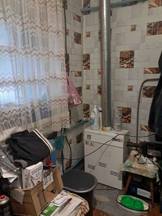 Продам 4-х комнатный дом, Земли 6  соток,  гараж. Победа-6