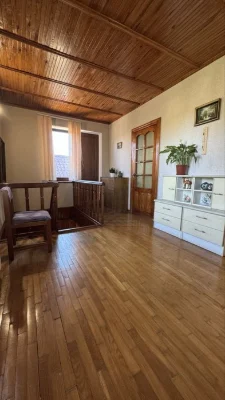 Проспект Небесної Сотні - Левітана, у центрі Таїрова, Київсь