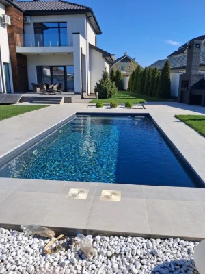 Новый современный дом в Совиньоне. Подвал, бассейн.