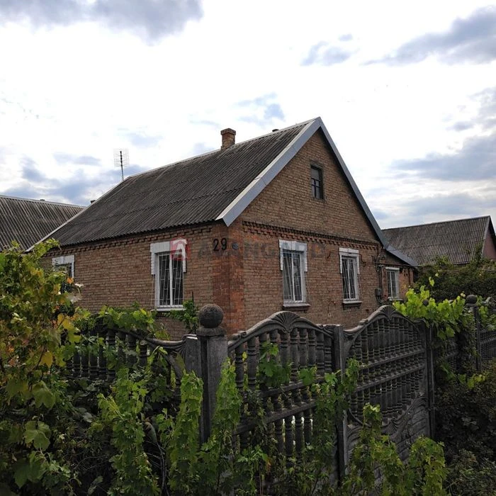House for sale at 74 P. Chubynskoho Street.