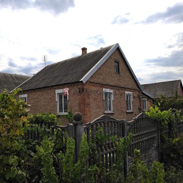 House for sale at 74 P. Chubynskoho Street.