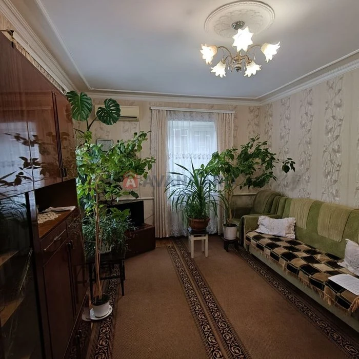 House for sale at 74 P. Chubynskoho Street.