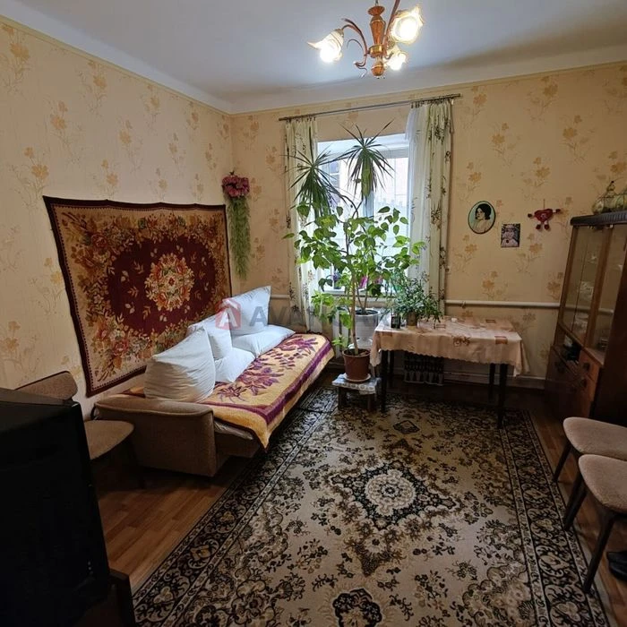 House for sale at 74 P. Chubynskoho Street.