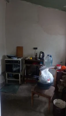 I will sell a part of the house Right Bank