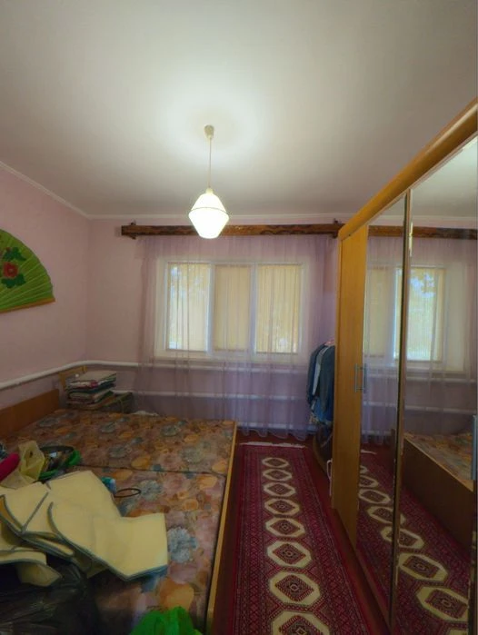 Sale of a solid house on 30 acres