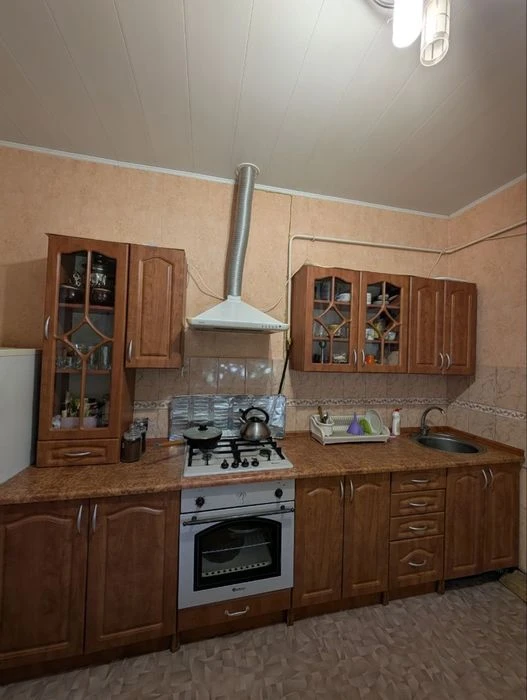 Sale of a solid house on 30 acres