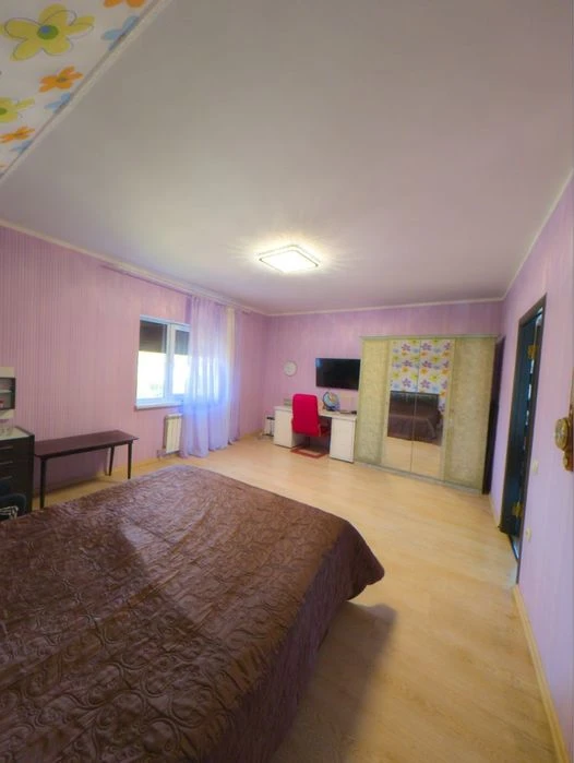 Sale of a cozy 2-story house