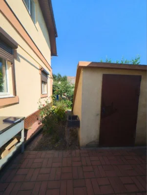 Sale of a cozy 2-story house