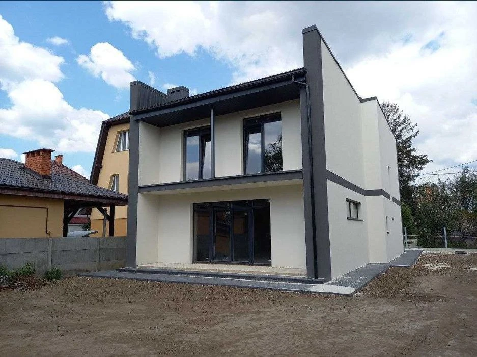 Продам Будинок біля міського озера