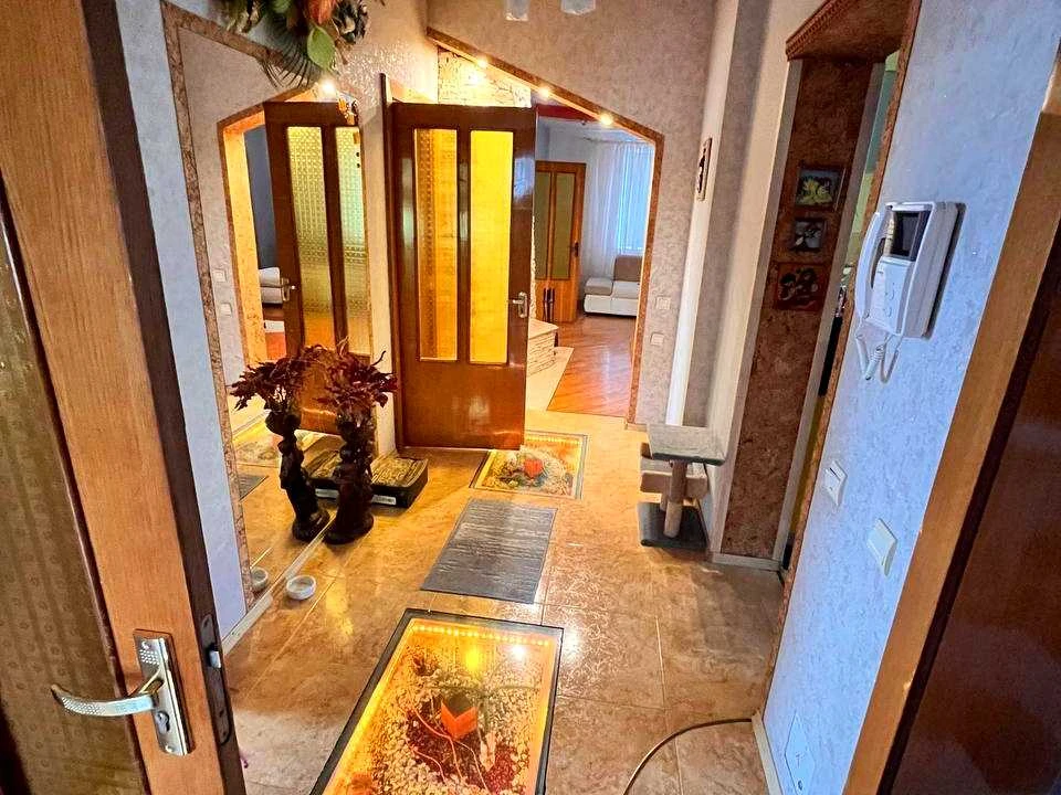 Будинок. Івано-Франківськ, Світла вул.