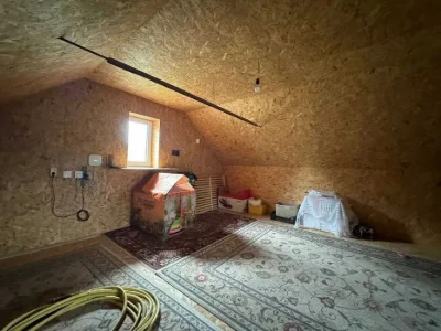 Продається  будинок в місті з насадженнями фруктових дерев,к