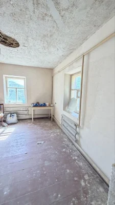 Продаж частини будинку на Шкільному