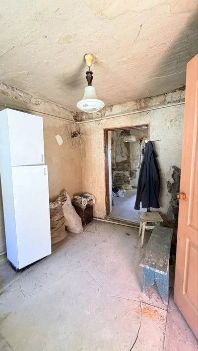 Продаж частини будинку на Шкільному