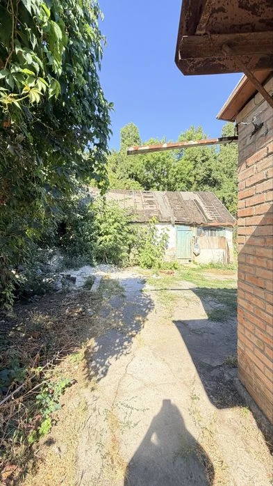 Продаж частини будинку на Шкільному