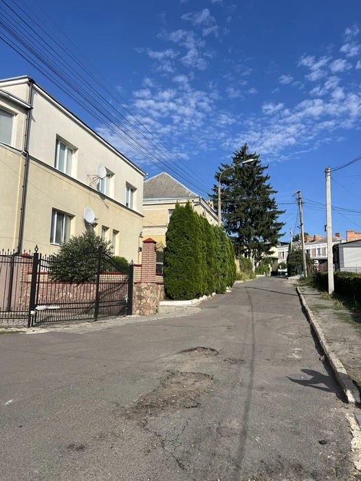 Продаж частини будинку у місті Луцьк 85м2