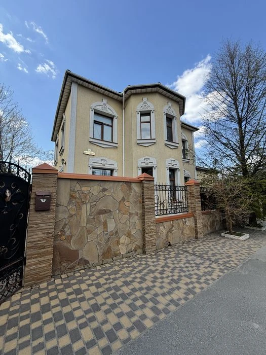 Будинок 300 м2 район ДОСААФ