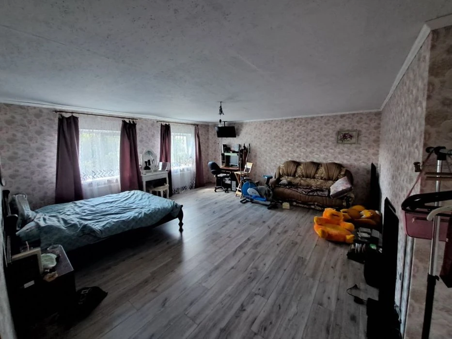 Продам будинок в центрі міста