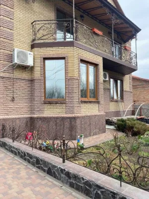 ДОБРОТНИЙ житловий будинок на Лелеківці.