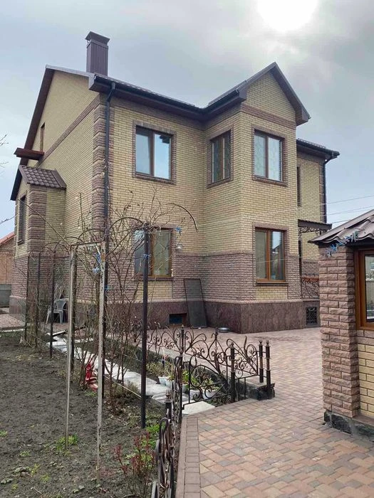 ДОБРОТНИЙ житловий будинок на Лелеківці.
