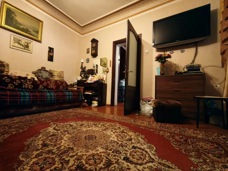 Продам пів будинку, район 5/5