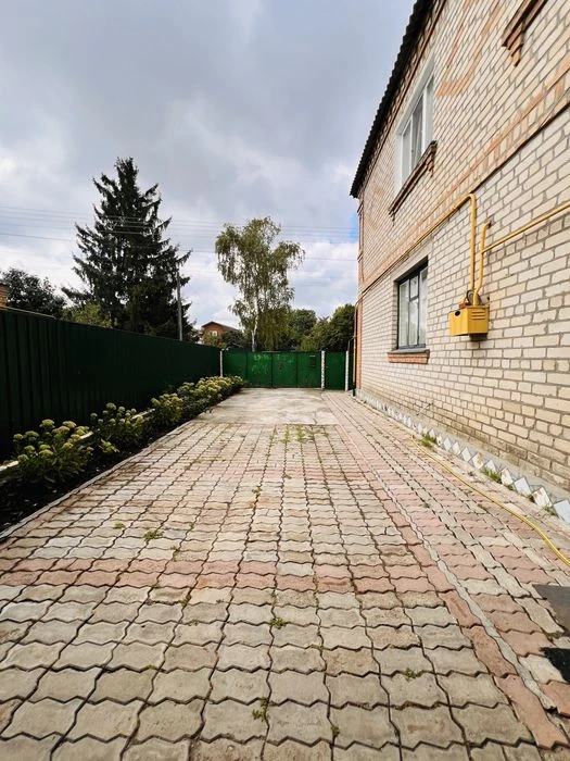 Продам 2-повр. будинок у тихому районі Старої Балашівки  без