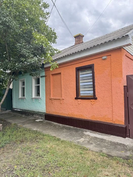 Продається пів будинку район Миколаівки поруч з Короленка