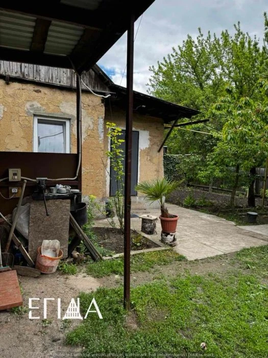 Окремий будинок поруч з магазином Бригадир р-н Катранівка