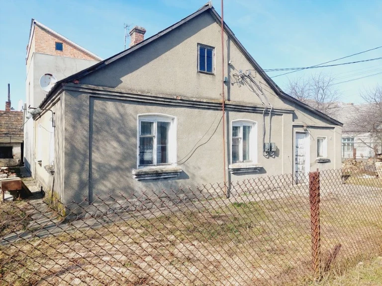 Продаж частини будинку.