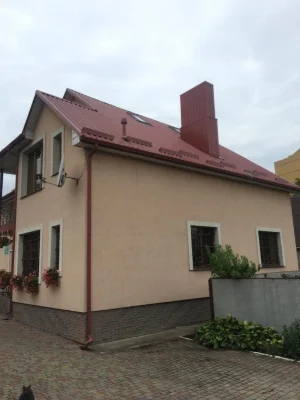 Продам окрему частину будинку під комерцію або житло