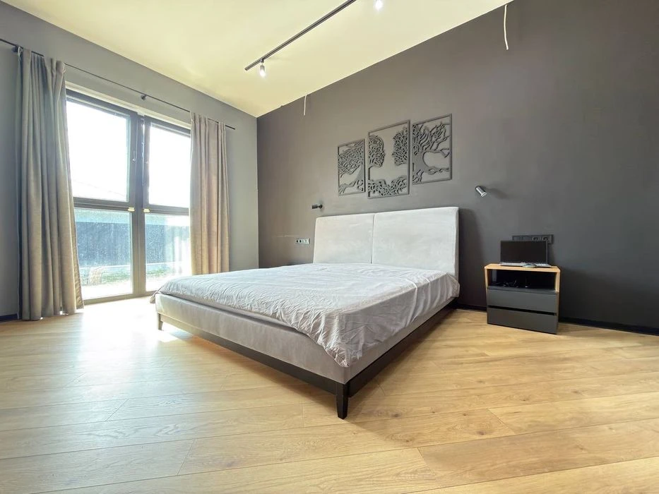 Сучасний будинок 270 м² поруч із сосновим лісом | 12 сотих
