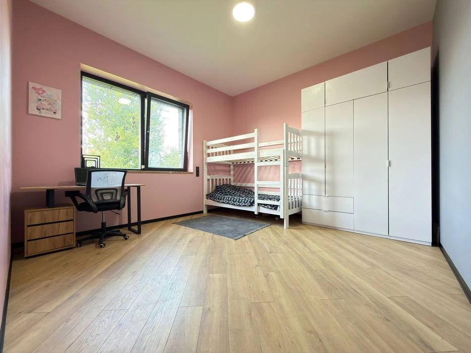 Сучасний будинок 270 м² поруч із сосновим лісом | 12 сотих