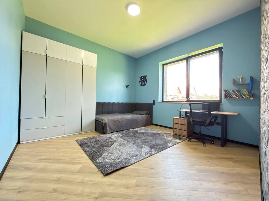 Сучасний будинок 270 м² поруч із сосновим лісом | 12 сотих