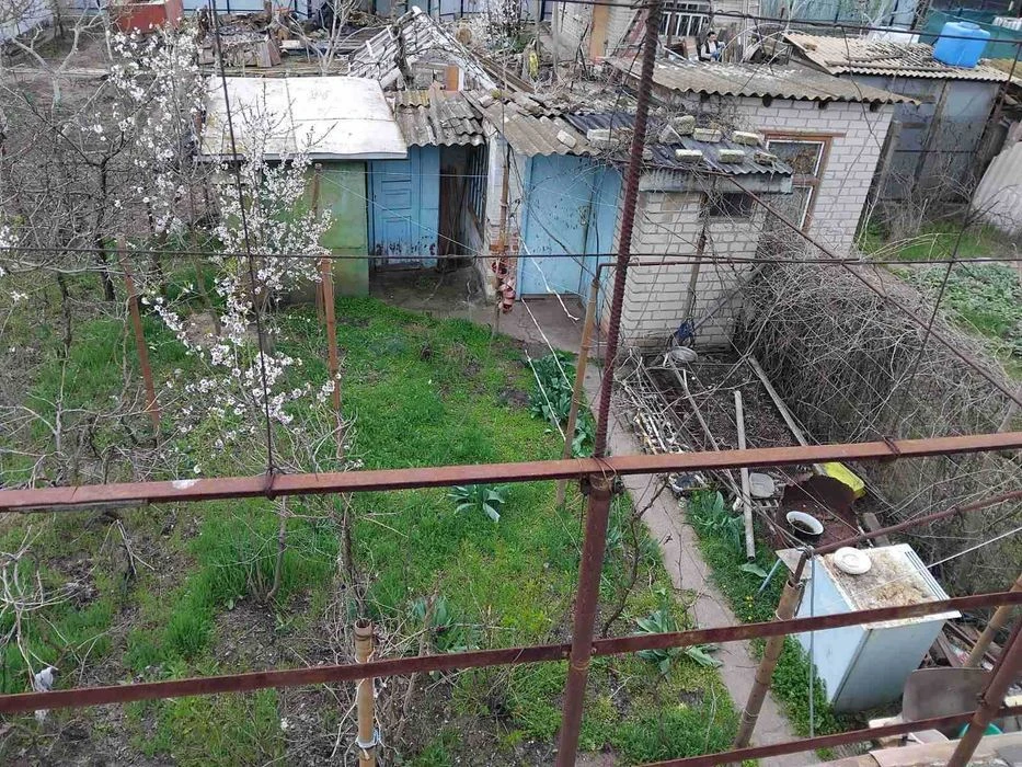 Продам дачу  поблизу  річки, поруч із  містом у затишному мі