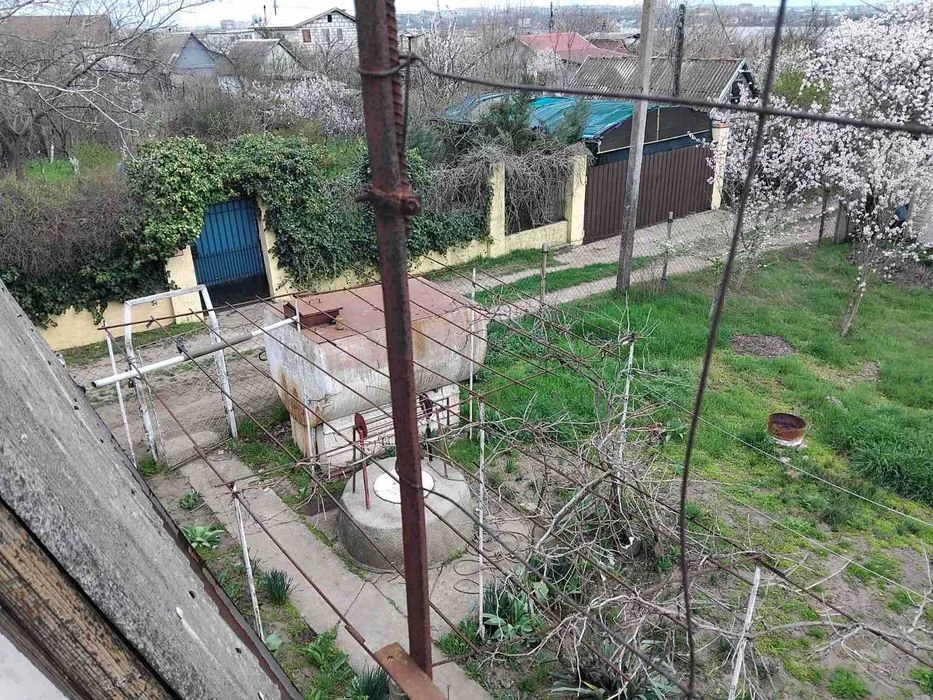 Продам дачу  поблизу  річки, поруч із  містом у затишному мі