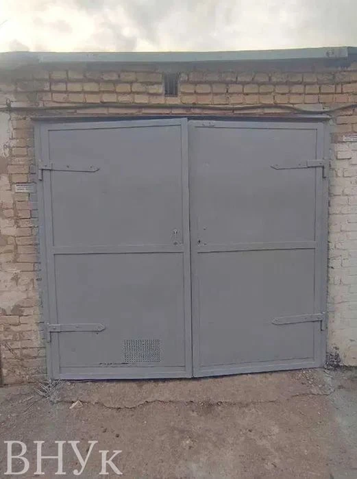 Продам гараж з ямою