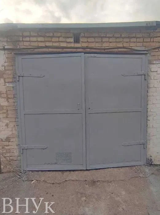 Продам гараж з ямою