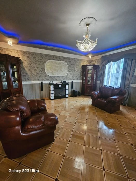 Продаж елітного будинку по вул. Назарія Яремчука ( Єршова  )