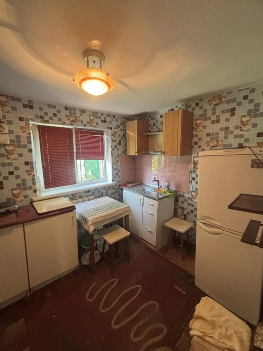 Продам частину будинку з окремим двором