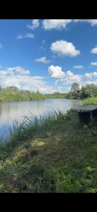 Продається добротна двоповерхова дача біля лісу, зем.ділянка