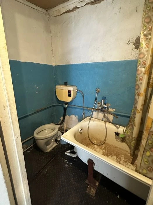 Продаю дом с гаражом в центре