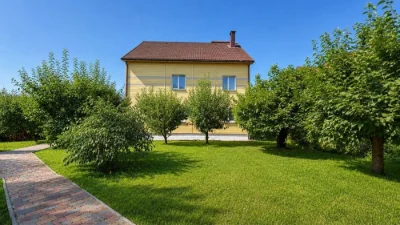 Продаж просторого будинку площею 300 м² у затишному котеджно