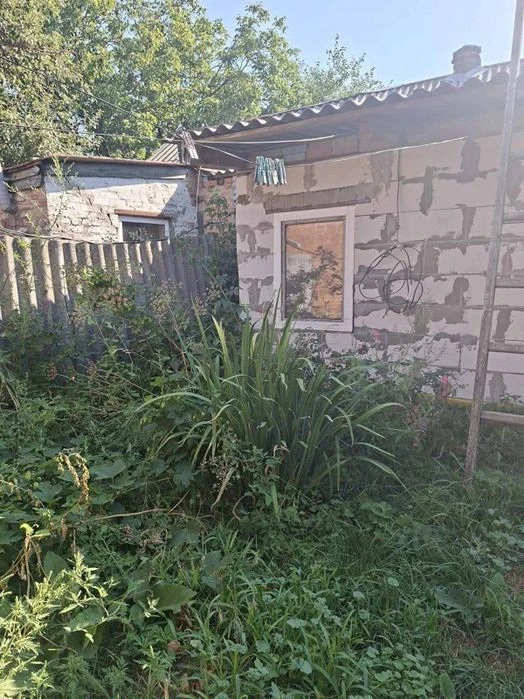 Частина будинку на вул. Сосюри