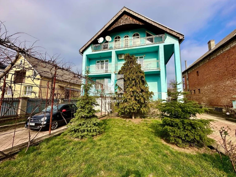 Продам великий будинок в Ужгороді! Підійде під комерційні пр