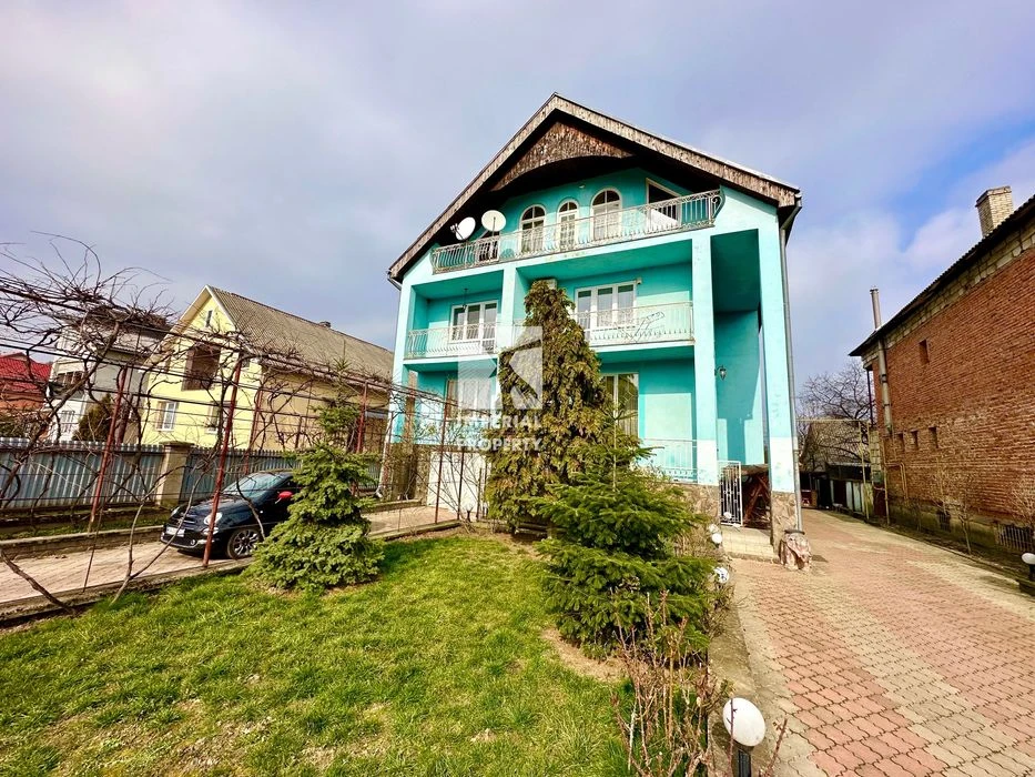 Продам великий будинок в Ужгороді! Підійде під комерційні пр