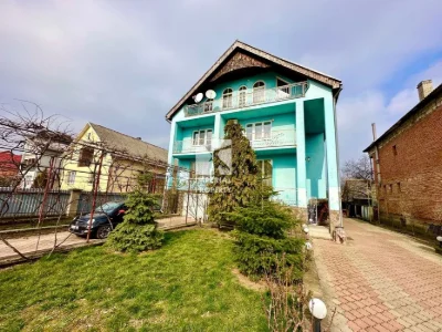 Продам великий будинок в Ужгороді! Підійде під комерційні пр