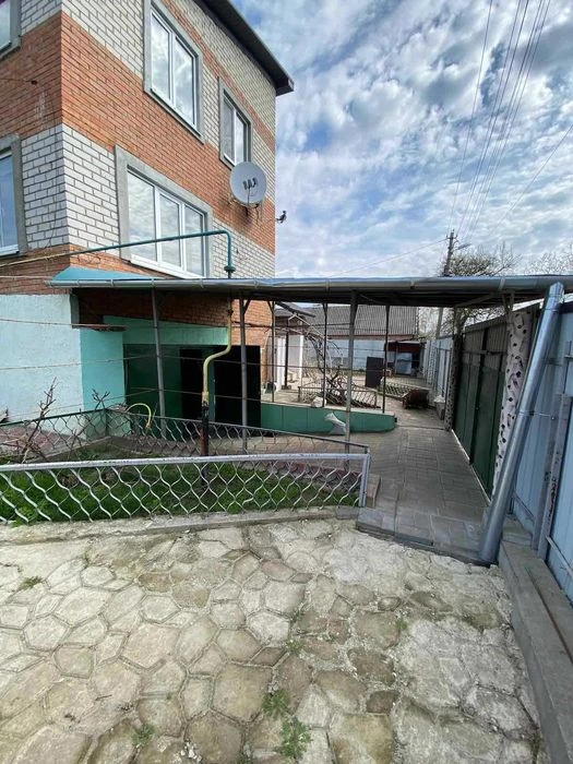Продам сучасний будинок, 233кв.м, з усіма комунікаціями, ПРО