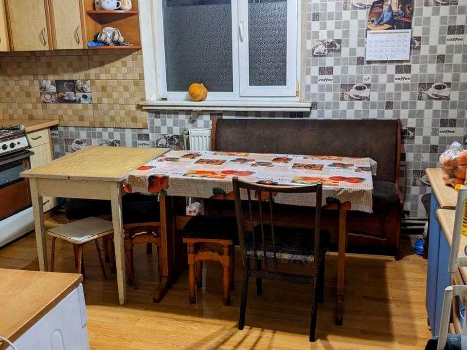 Будинок. Полтава, Пост-Острівська вул.
