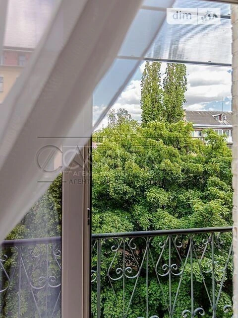 Продаж 3к квартири 160 кв. м на вул. Велика Васильківська 29